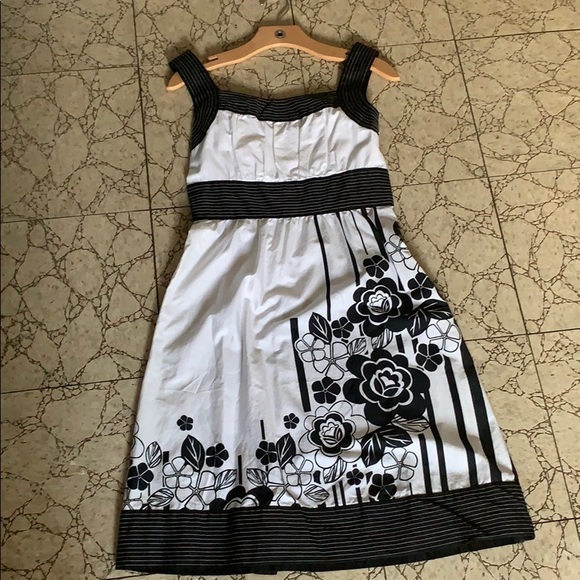 Summer Dress - Picture 2 of 4